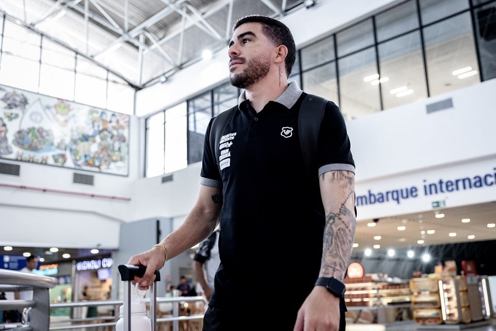 Na véspera do duelo com o Bahia, Ceará embarca para disputa da semifinal da Copa do Nordeste