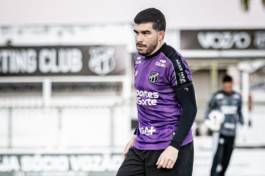 Elenco alvinegro se reapresenta e dá início aos preparativos para duelo com o Internacional