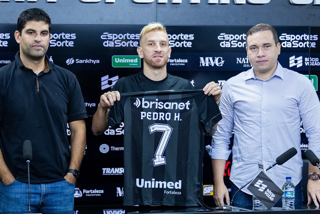 Pedro Henrique cita sentimento durante negociação para que vestisse a camisa do Ceará: “Me senti muito valorizado”