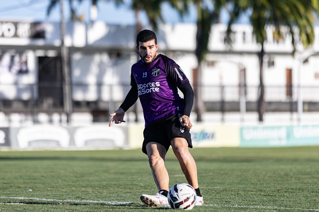 Ceará fecha preparação para duelo diante do Athletic/MG com treino apronto em Porangabuçu