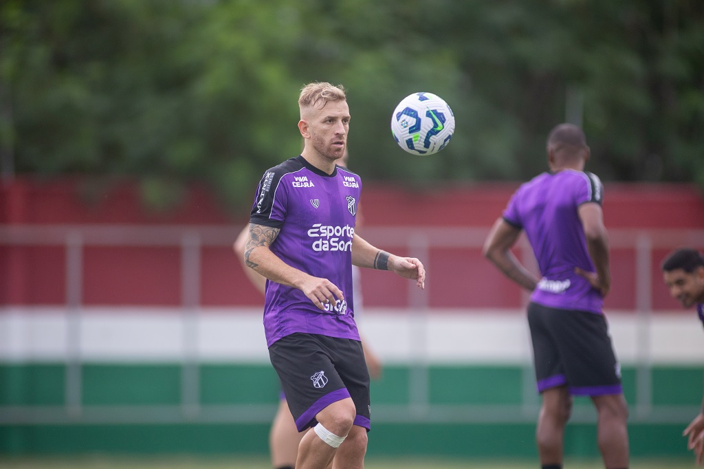Com último trabalho no CT do Fluminense, Ceará encerra preparação para enfrentar o Botafogo
