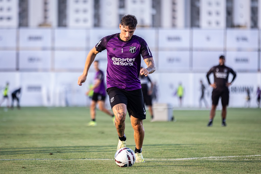 Ceará terá três dias de trabalho para confronto com o Botafogo/SP e se reapresenta nesta quarta-feira, 17