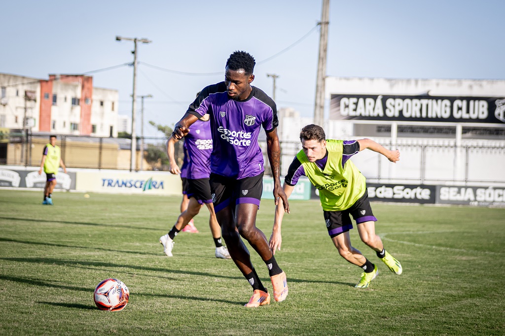 Em manhã de treinos, Ceará inicia nova semana de trabalhos no Vovozão
