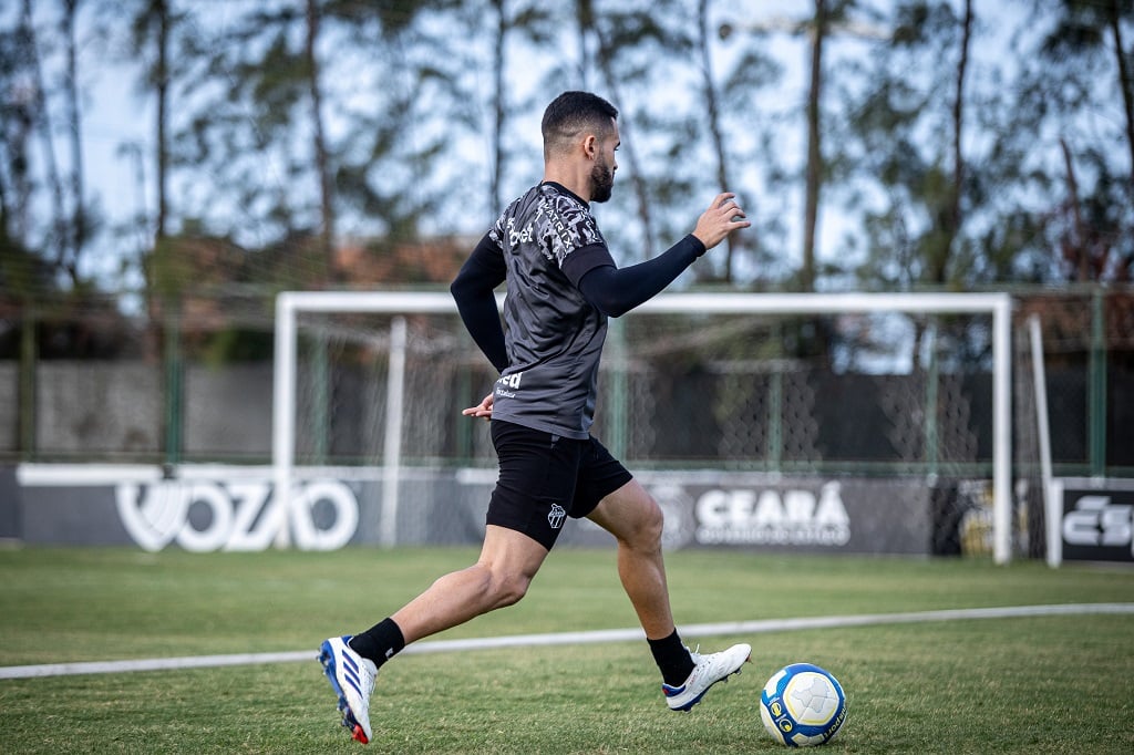 Ceará realiza trabalho tático em Porangabuçu e segue em preparação para enfrentar o Botafogo/SP