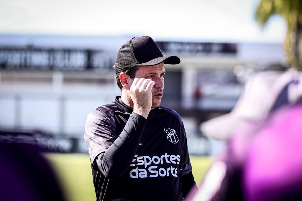 Daniel Paulista comanda tarde de treinos técnicos e segue em preparação para enfrentar o Athletic/MG