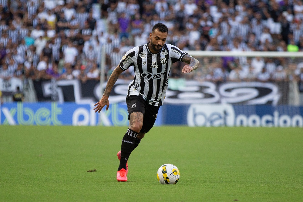 Na Arena Barueri, Ceará visita o Santos pela sétima rodada do Brasileirão