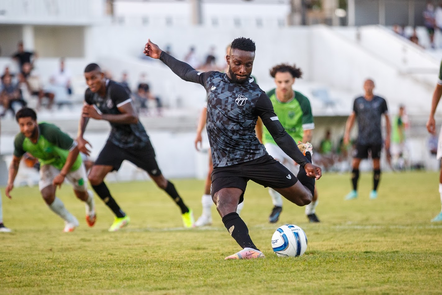 No último dia da segunda semana de pré-temporada, Ceará participa de jogo-treino contra o Floresta