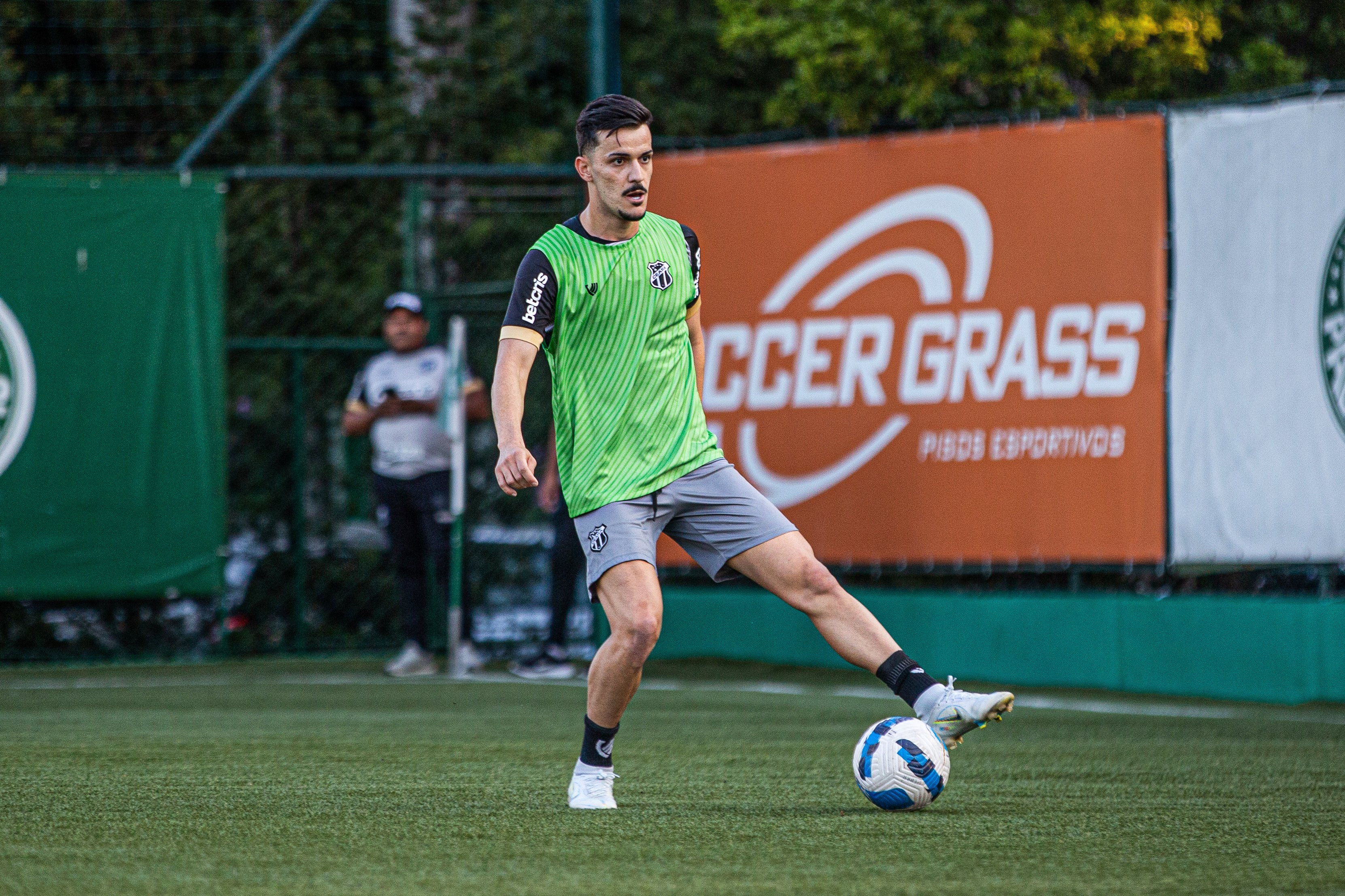 Na capital paulista, elenco alvinegro finaliza preparação para enfrentar o São Paulo