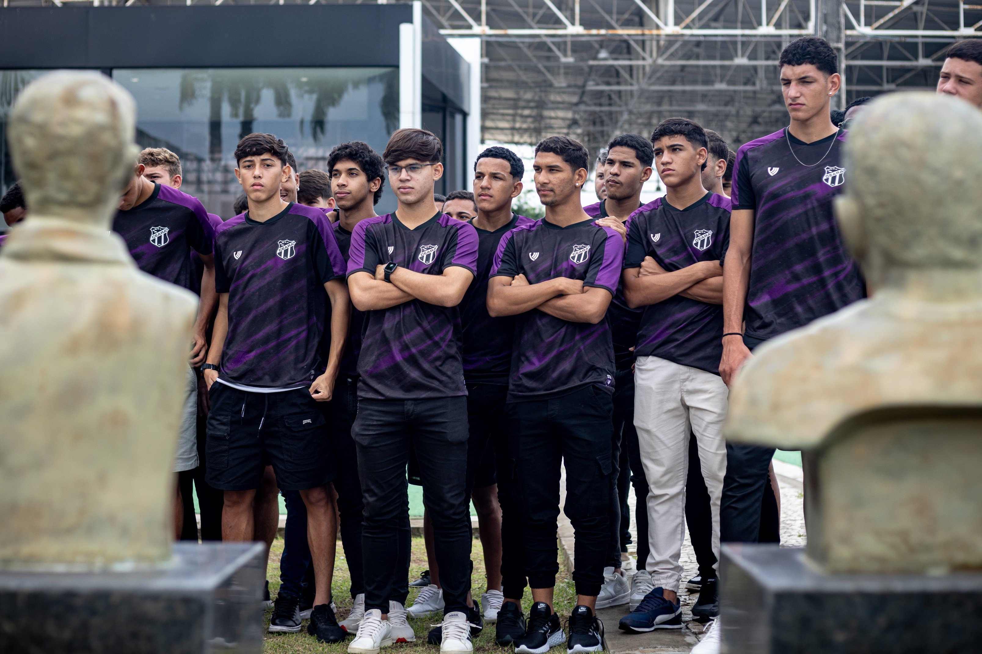 Sub-17: Elenco alvinegro realiza visita ao Centro Cultural e conhece a história do Mais Querido