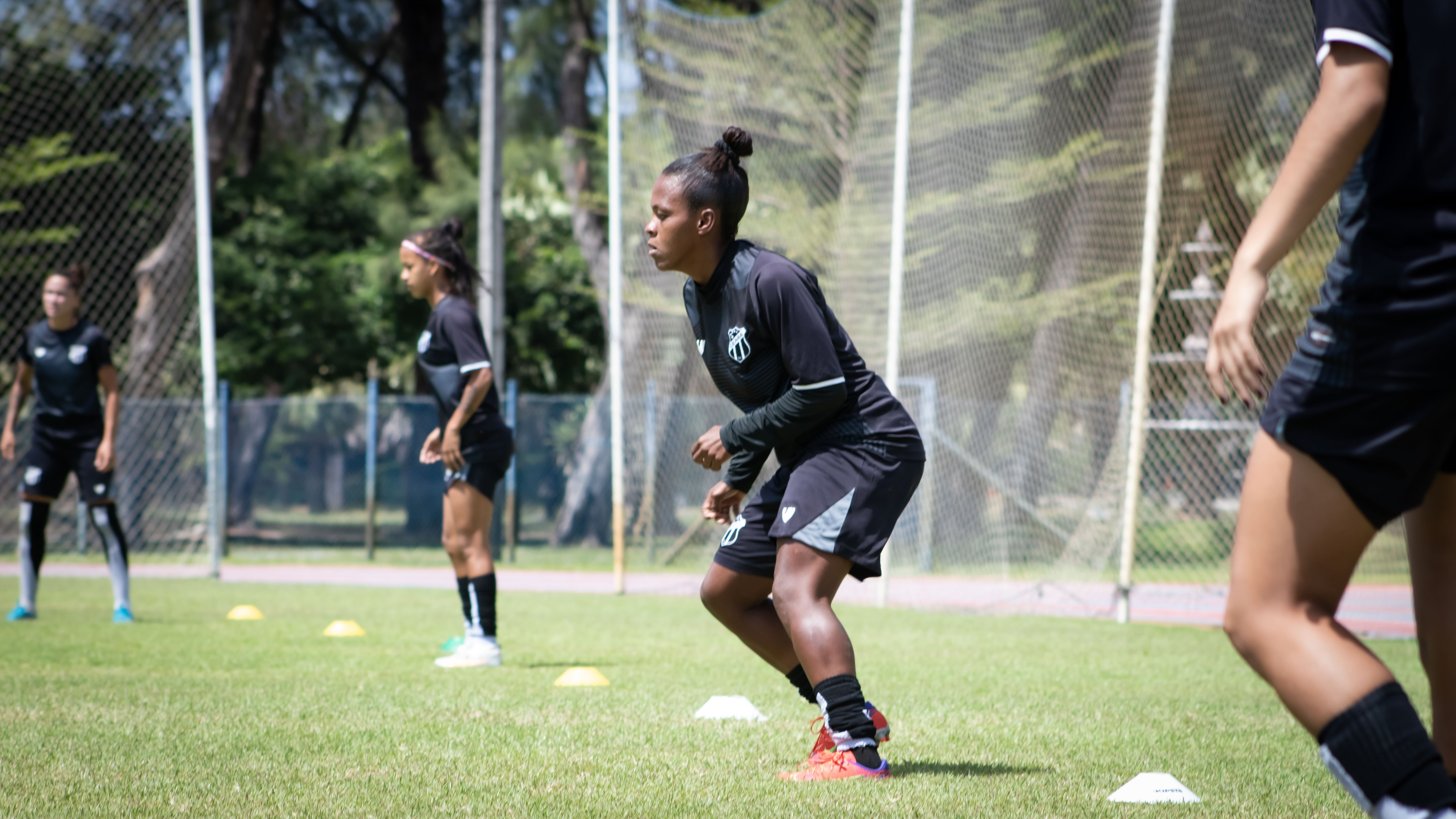 Fut. Feminino: Meninas do Vozão seguem calendários de treinos no estádio da Unifor