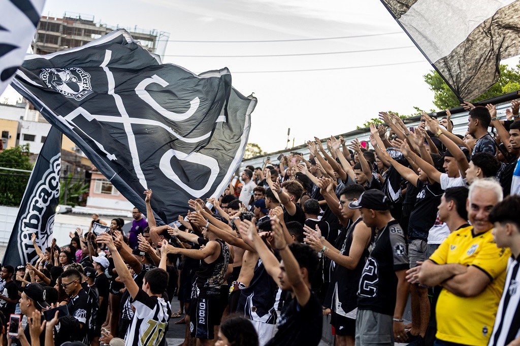 Nação Alvinegra marca presença em treino aberto do Mais Querido
