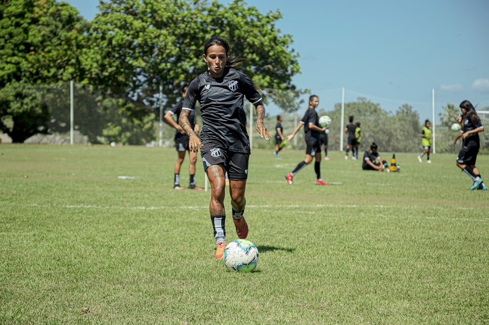 Fut. Feminino: Um dia antes de viajar para Brasília, Meninas do Vozão realizam último treinamento na capital cearense