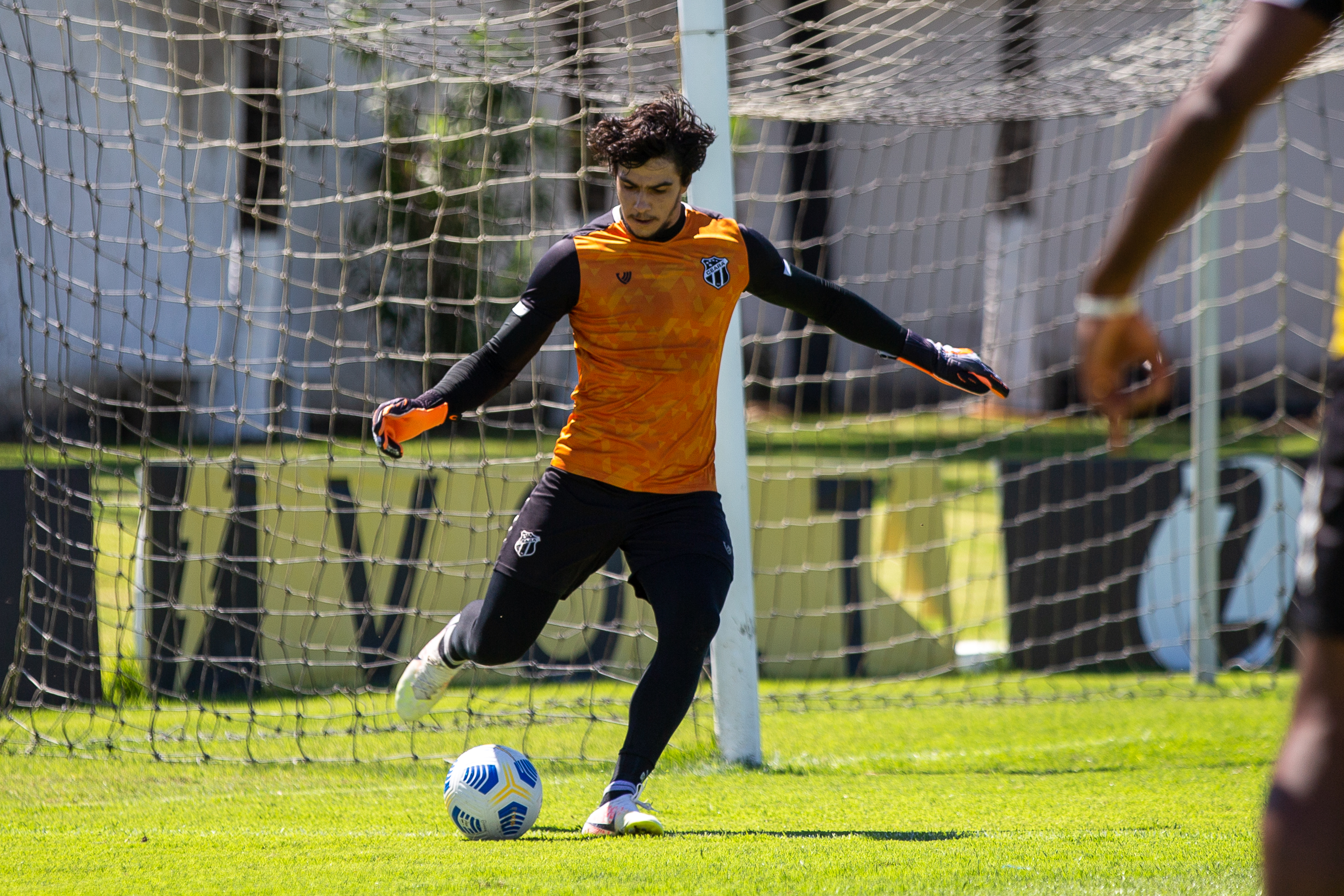 Ceará realiza último treino antes de viagem para Pernambuco, onde enfrenta o Sport