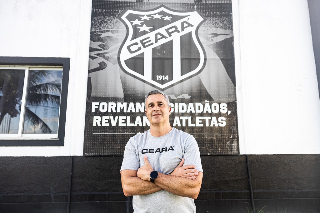 Recém-contratado para o Sub-17, Rogério Ferreira é alçado ao comando técnico do Sub-20