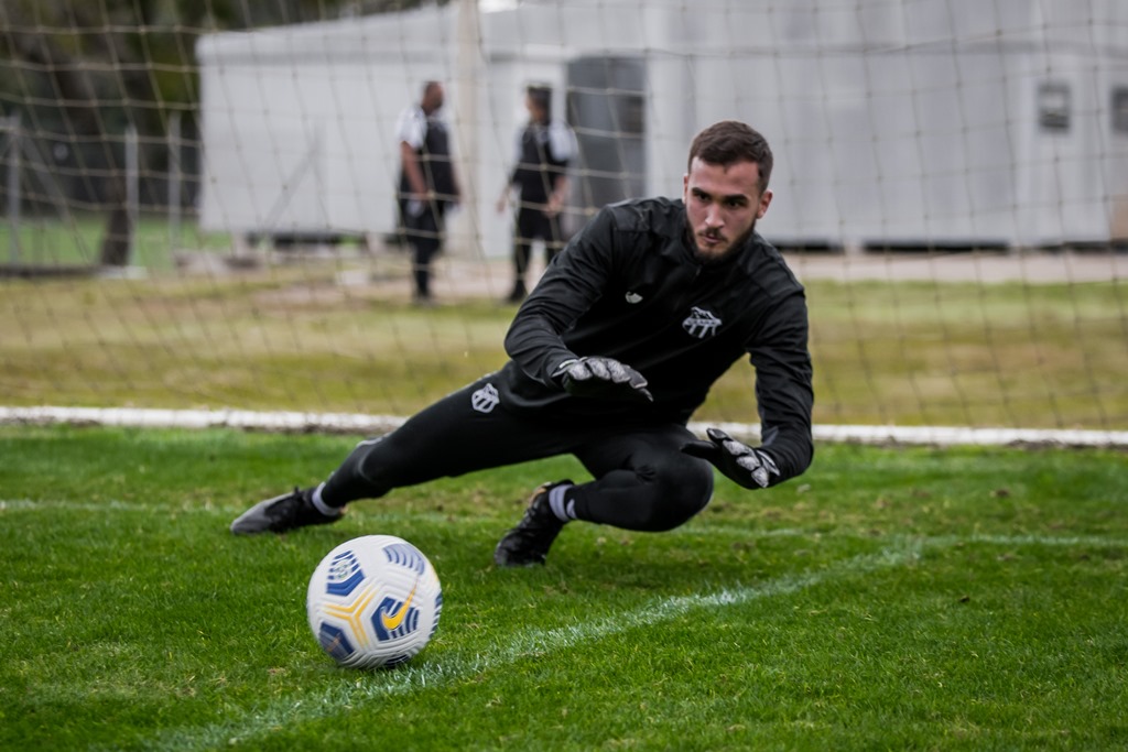 Já em solo porto-alegrense, elenco alvinegro finaliza a preparação para enfrentar o Internacional