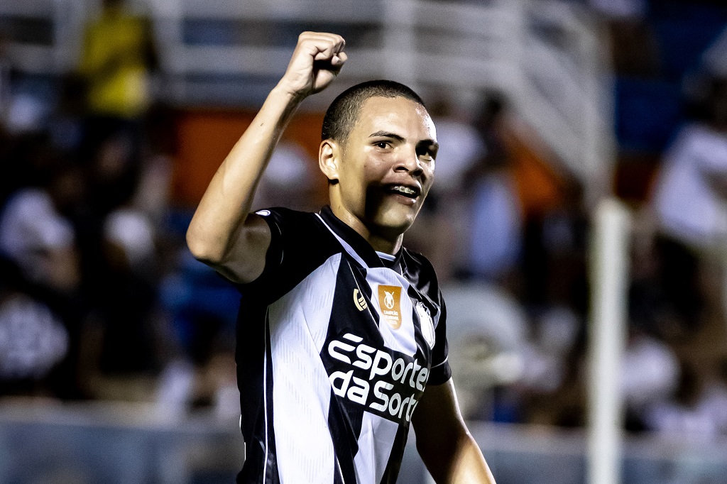 Ceará acerta a extensão contratual do atacante Melk