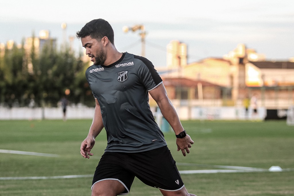 Felipe Silva exalta intensidade dos treinamentos durante retomada das atividades em Porangabuçu