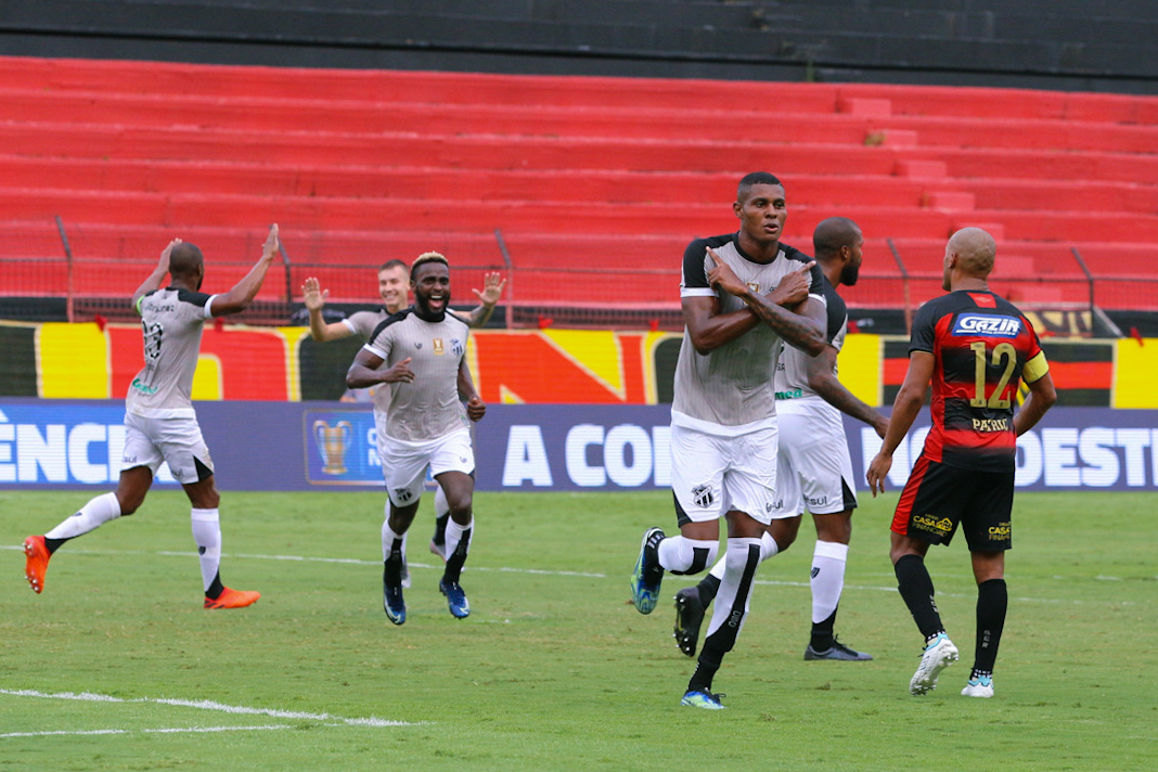 Equilíbrio entre os homens de frente: Atacantes alvinegros revezam-se entre os jogos e na marcação dos gols do Time do Povo