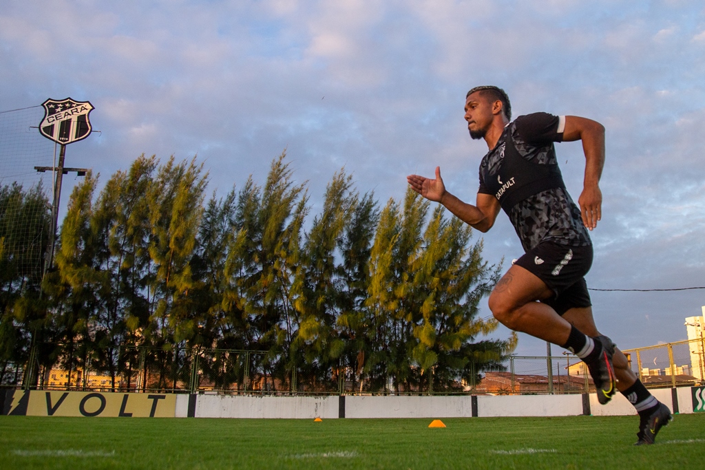 Na antevéspera do segundo Clássico-Rei da Copa do Brasil, Ceará segue preparação, em Porangabuçu