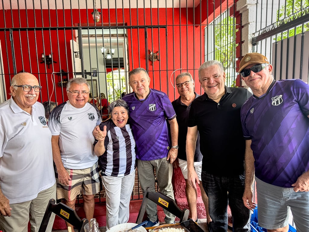 Torcedora alvinegra, Dona Zena recebe homenagem do Ceará Sporting Club