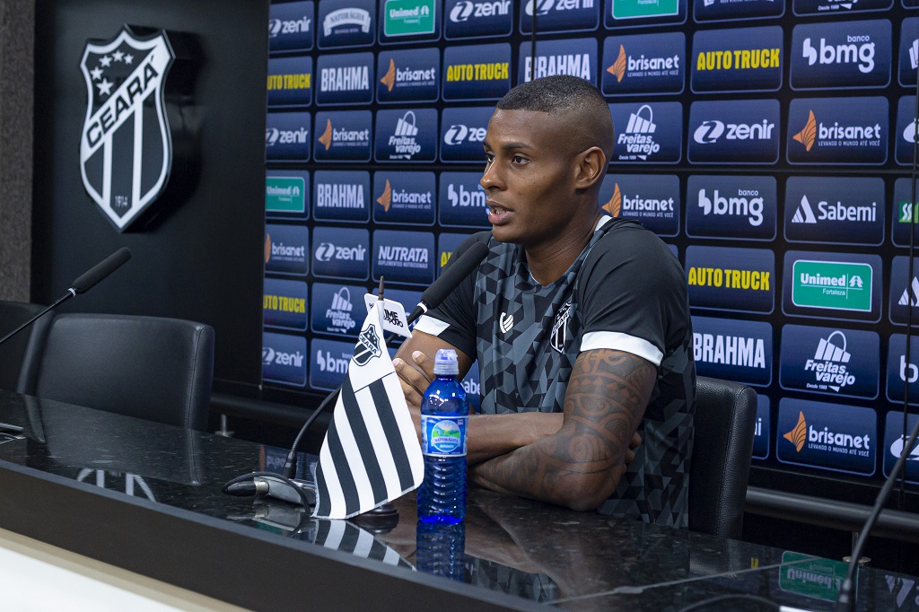Em coletiva de imprensa, Cléber avalia: “Esses 10 jogos de invencibilidade representam muita coisa para o elenco”