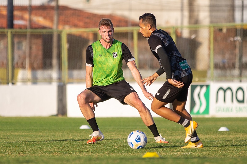 Em Porangabuçu, elenco alvinegro tem mais um dia de treinamento