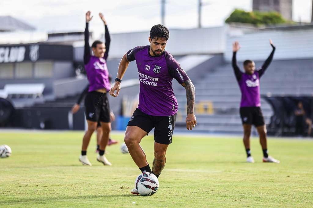 Elenco alvinegro inicia os trabalhos para enfrentar o Goiás nesta terça-feira, 30, e terá três treinamentos antes da viagem