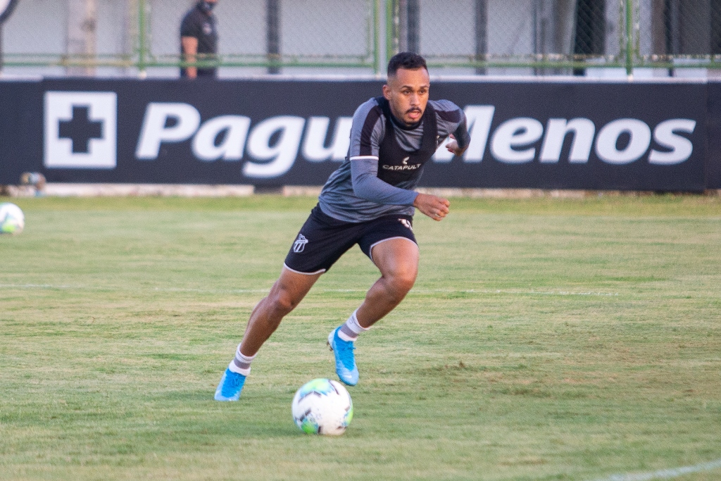 Em Porangabuçu, elenco realiza penúltimo treinamento antes de encarar o Internacional/RS