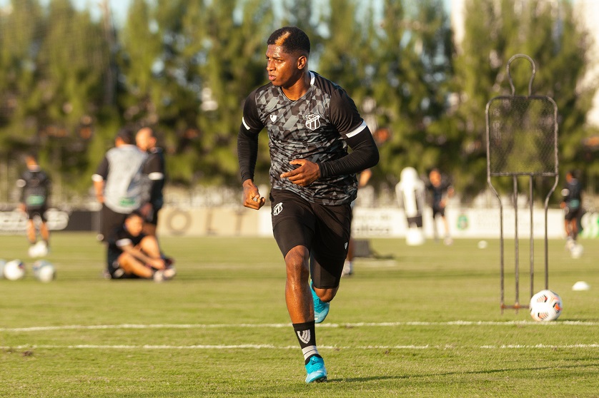 Ceará tem mais um dia de treinamento visando o jogo contra o Sampaio Correa/MA