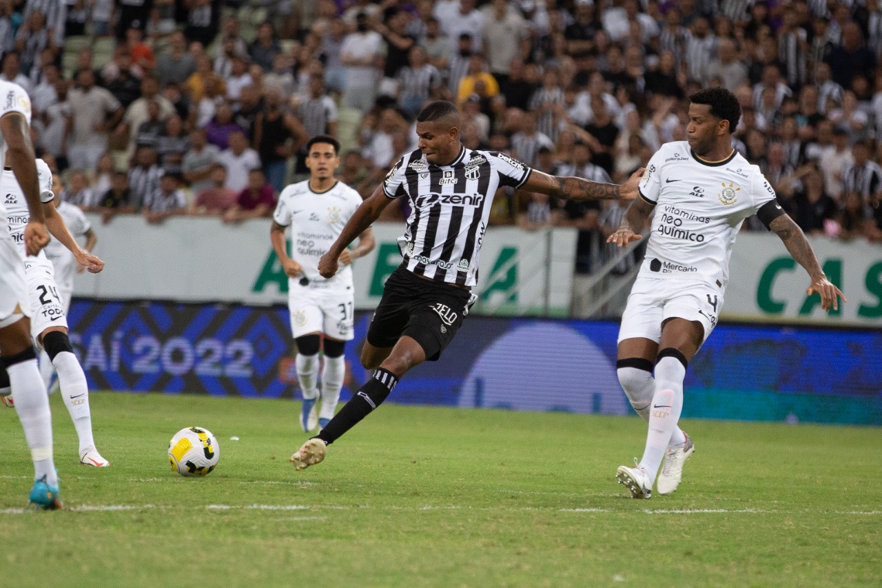 Após vitória diante do Corinthians, elenco alvinegro se reapresenta neste domingo (17)