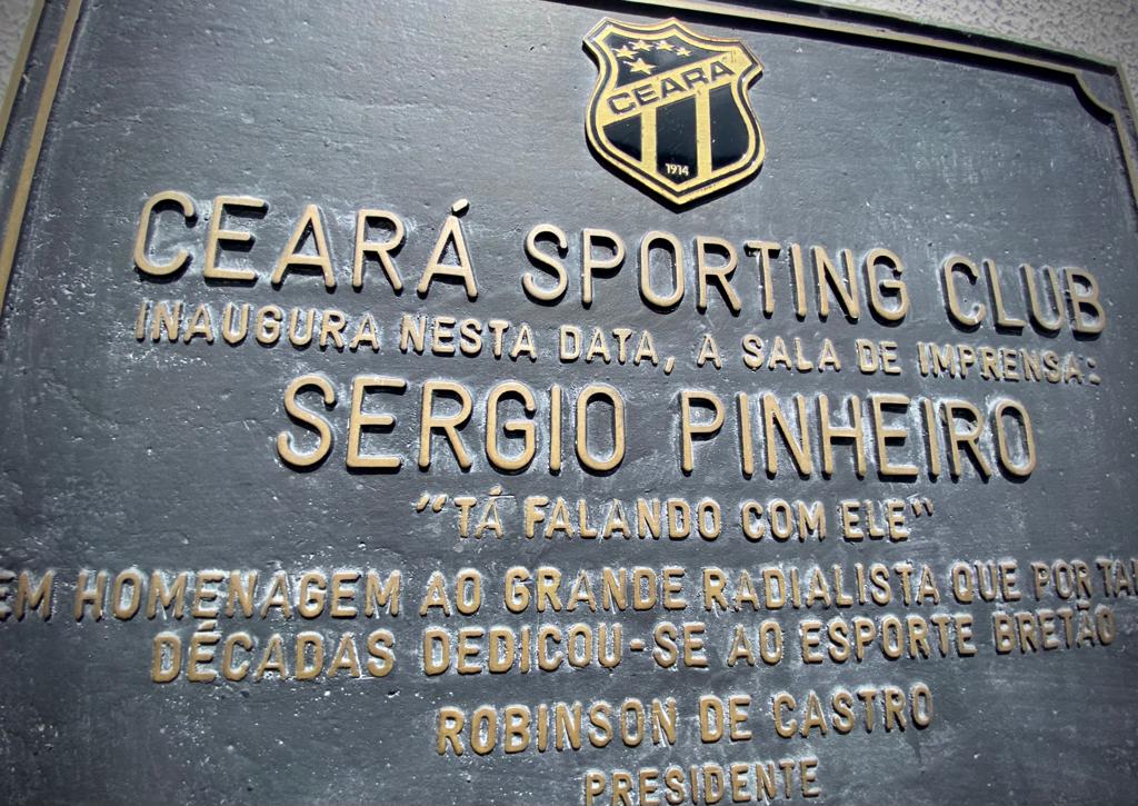 “Tá falando com Ele”: 4 anos de saudade do comentarista Sérgio Pinheiro