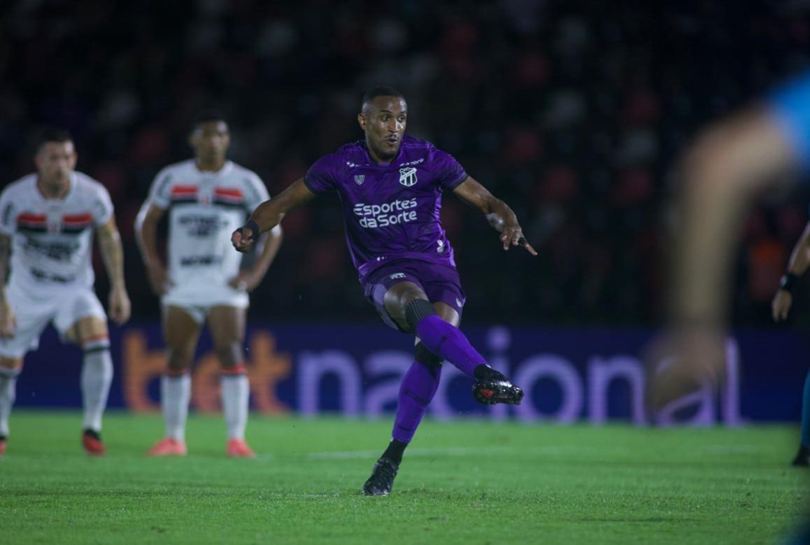 Camp. Brasileiro: Com hat-trick de Saulo Mineiro, Ceará goleia o Botafogo/SP por 4x1 e entra no G4