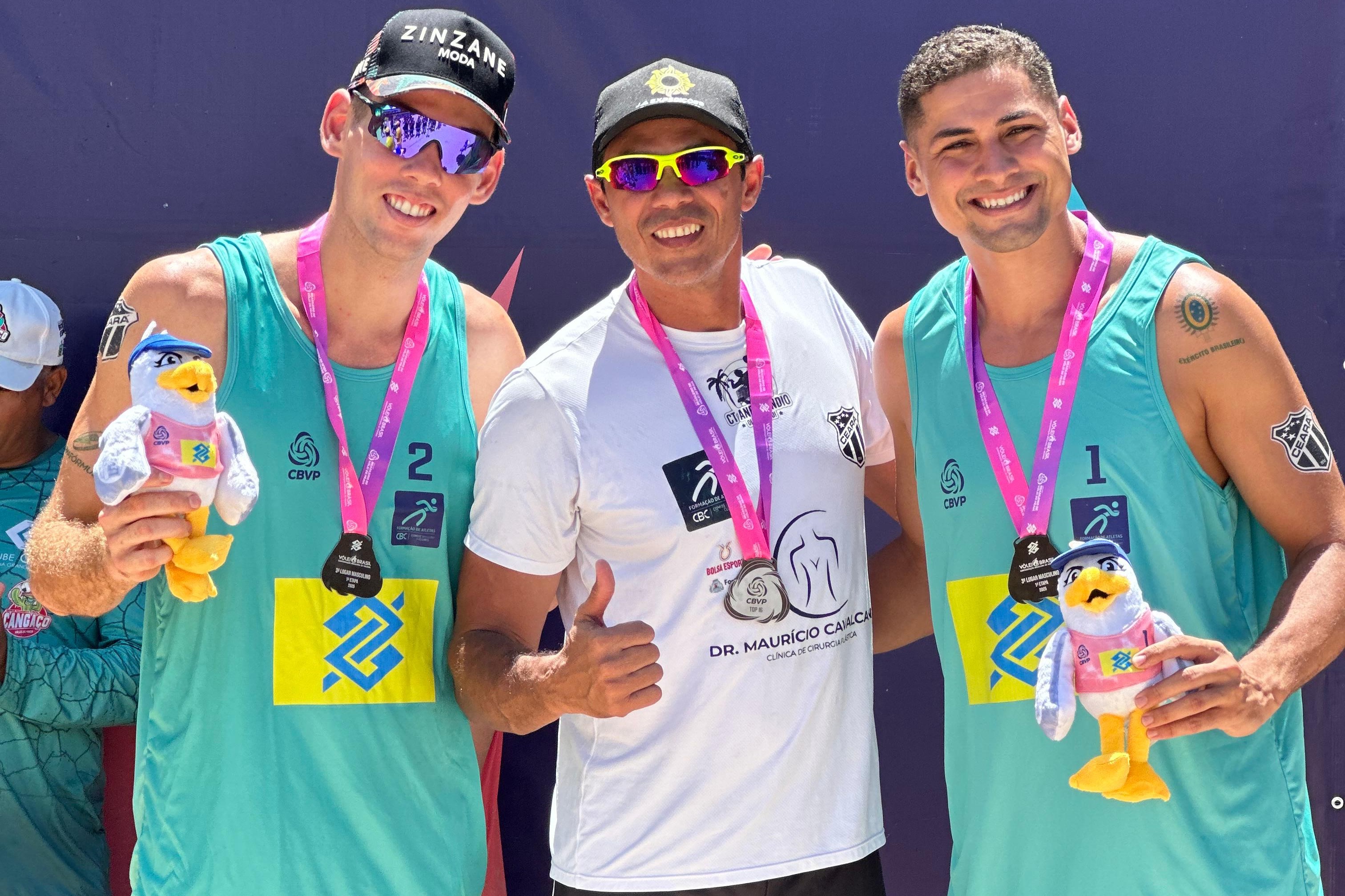 Vôlei de Praia: Representantes do Ceará, Mateus e Adelmo conquistam medalha de bronze na 1ª etapa do Circuito Brasileiro