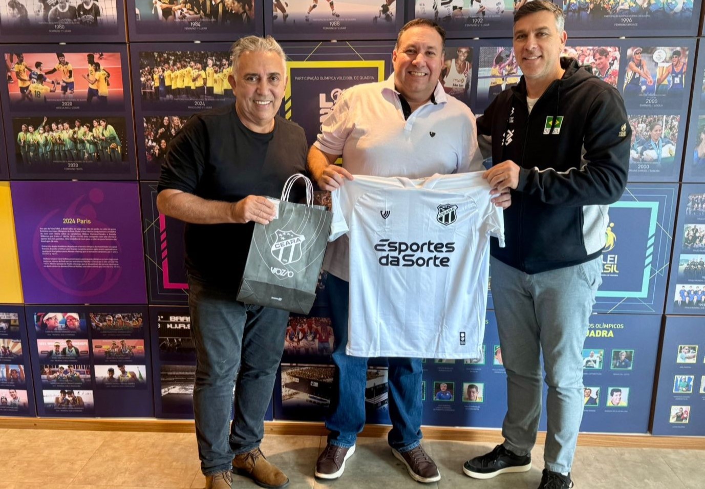 Diretor de Esportes Olímpicos, Andrade Neto realiza visita institucional na sede da CBV no Rio de Janeiro