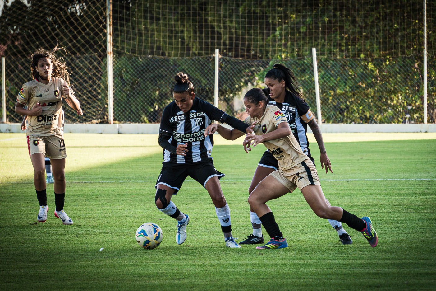 Fut. Feminino: O POVO transmite R4 x Ceará pela semifinal do Cearense na TV aberta e no YouTube