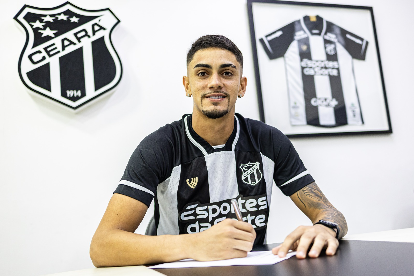 Ceará renova contrato com Pedro Gilmar até o fim de 2028