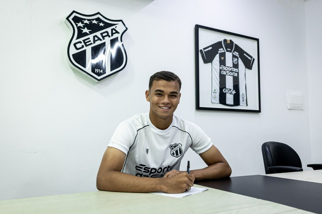 Ceará renova contrato com Vinicius Uchella até o fim de 2028