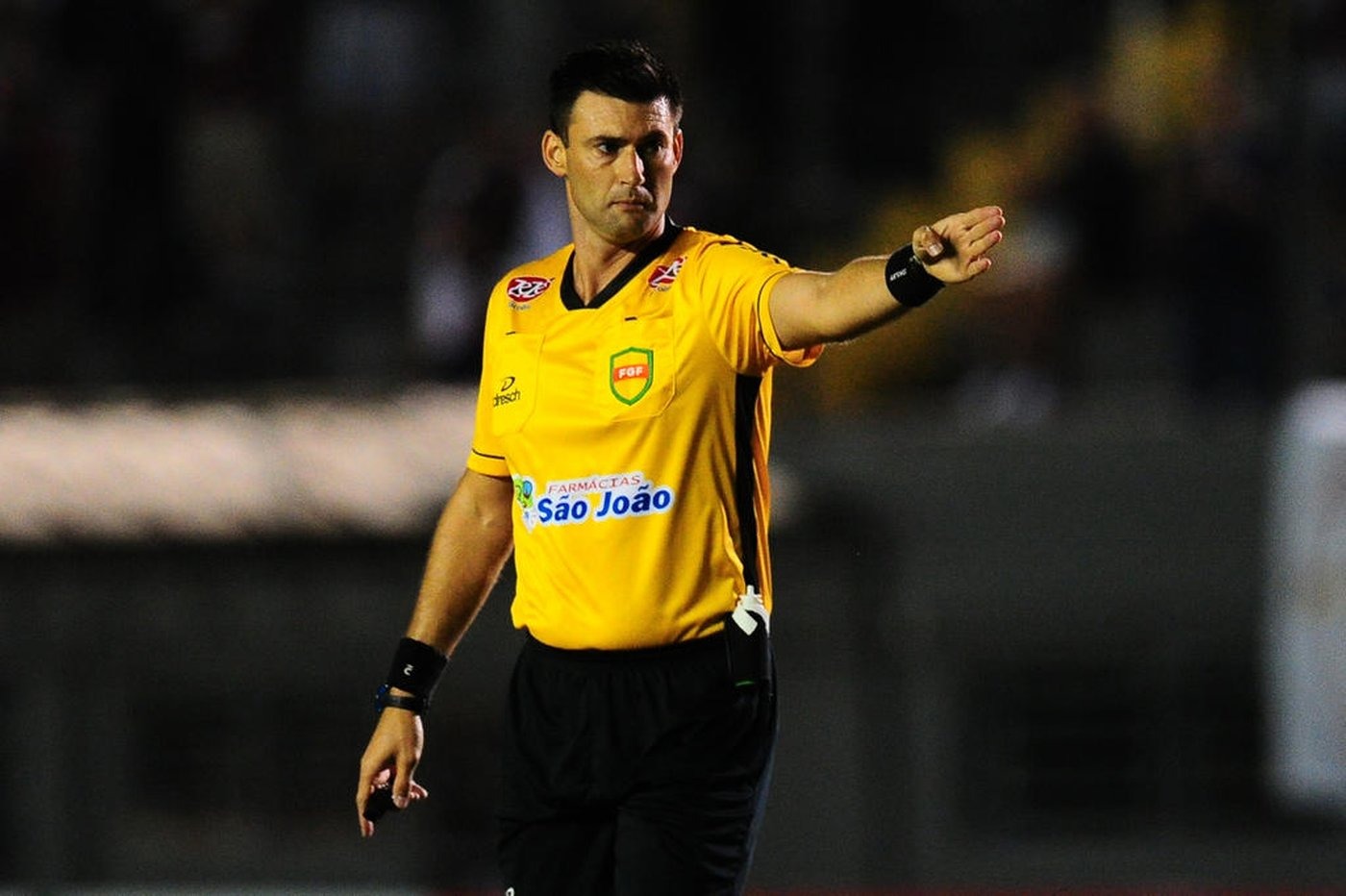 Jonathan Benkenstein Pinheiro (RS) apita Ceará x Avaí pela 12ª rodada da Série B