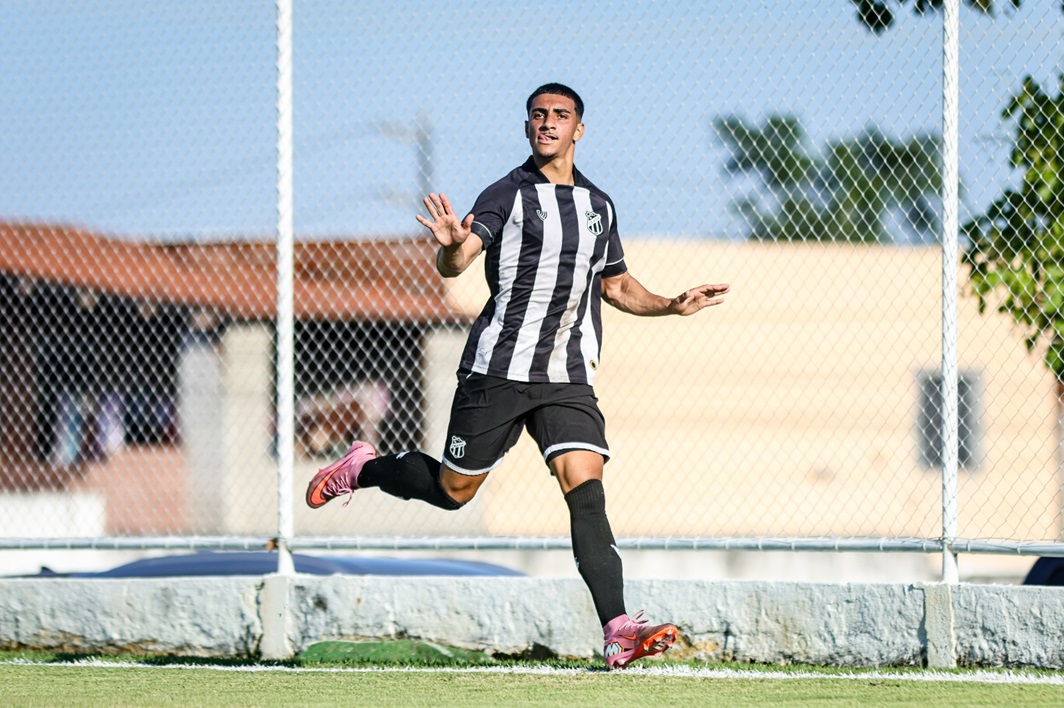 Enzo Lodovico comemora acesso à Série A e enaltece atuação da equipe: “Grupo maravilhoso"