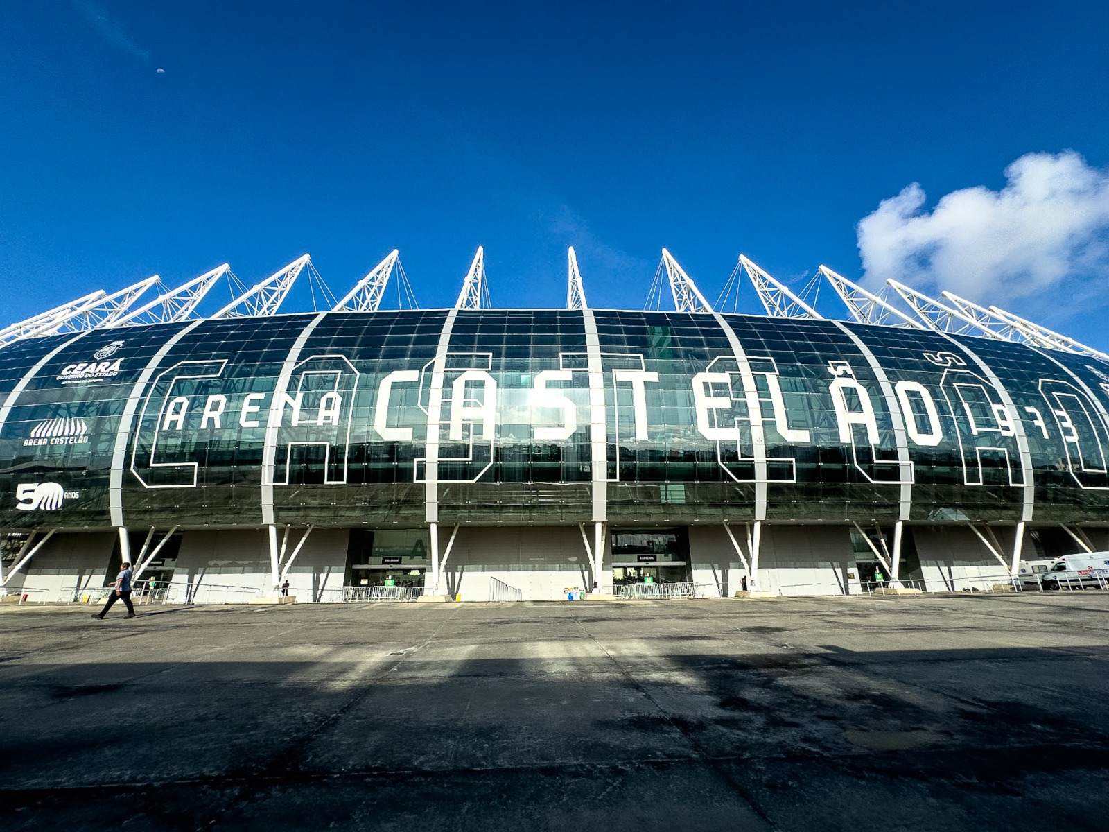 Ceará inicia venda de tickets de estacionamento para duelo com a Ponte Preta, na Arena Castelão