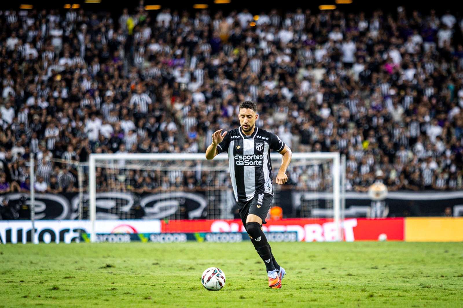 Na Arena Castelão, Ceará recebe Londrina/PR pela 24ª rodada da Série B