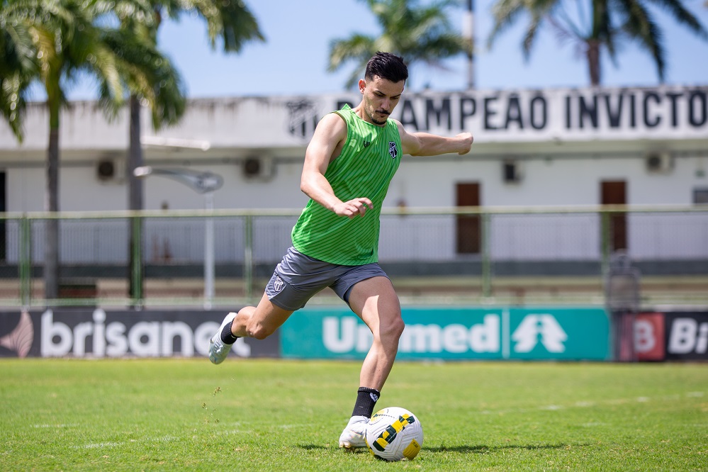 Com treino apronto, Ceará fecha preparação para jogo contra o Palmeiras