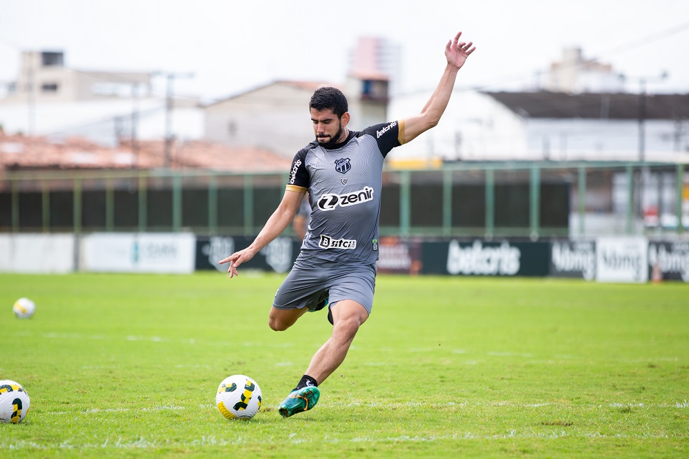 Elenco alvinegro se reapresenta e faz primeiro treino visando jogo contra o Santos