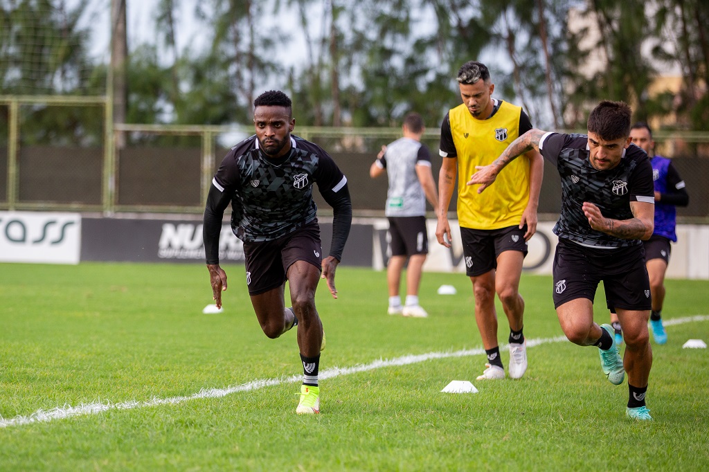 Em Porangabuçu, Ceará realiza penúltimo treinamento antes da estreia alvinegra na CONMEBOL Sudamericana