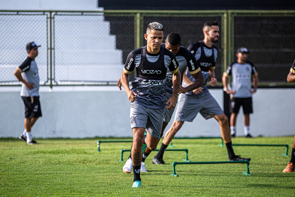 Na manhã deste domingo (18), Ceará fez mais um treino na pré-temporada