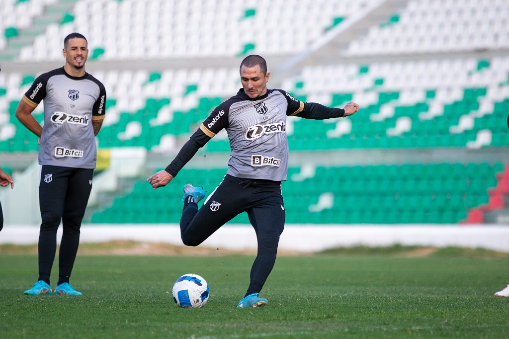 Já em solo boliviano, Ceará finaliza preparação para encarar o The Strongest