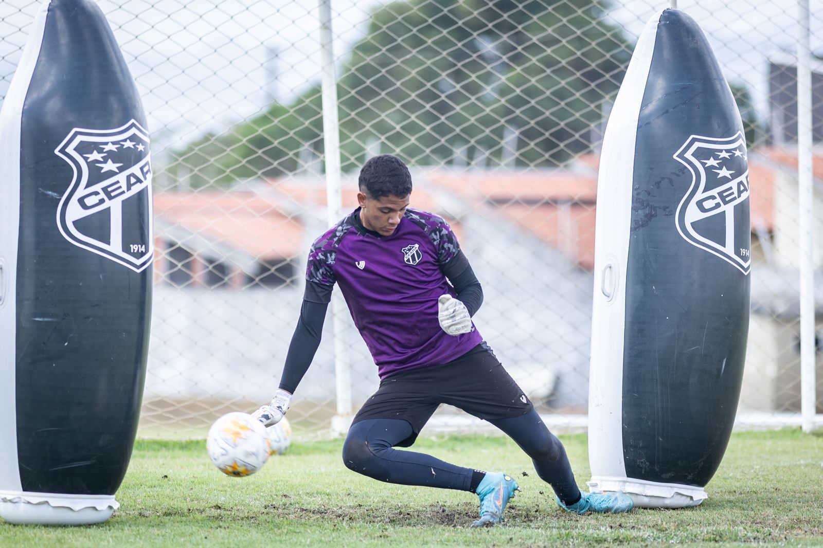 Elenco alvinegro treina de olho na Copa São Paulo