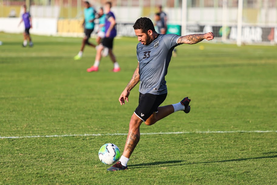 Em Porangabuçu, Ceará realiza penúltimo treino antes de partida contra o Vasco