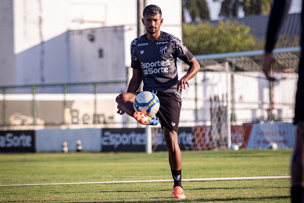 Ceará faz treino tático visando a partida contra o Sport