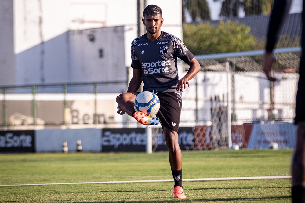 Ceará faz treino tático visando a partida contra o Sport